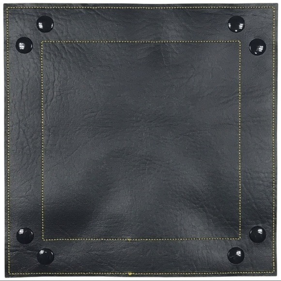 The King in Yellow Dice Tray - Yellow - Picture 10 of 10